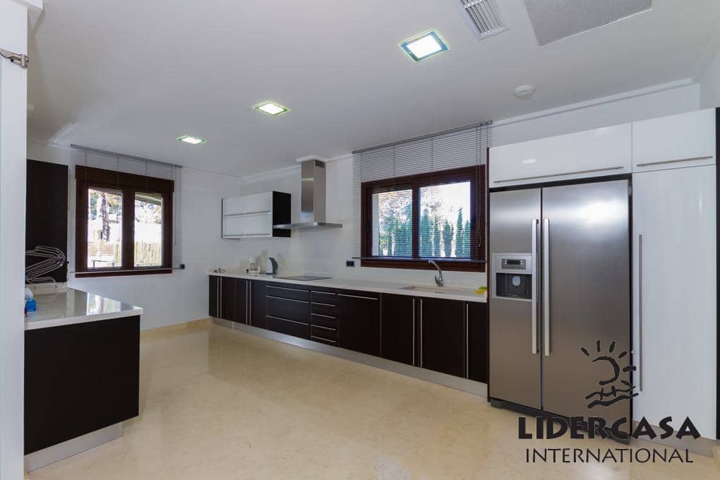 Chalet de 5 habitaciones en Orihuela en venta con piscina garaje - 1.995.000 € (Ref: 9471320)