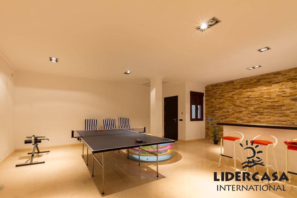 Chalet de 5 habitaciones en Orihuela en venta con piscina garaje - 1.995.000 € (Ref: 9471320)