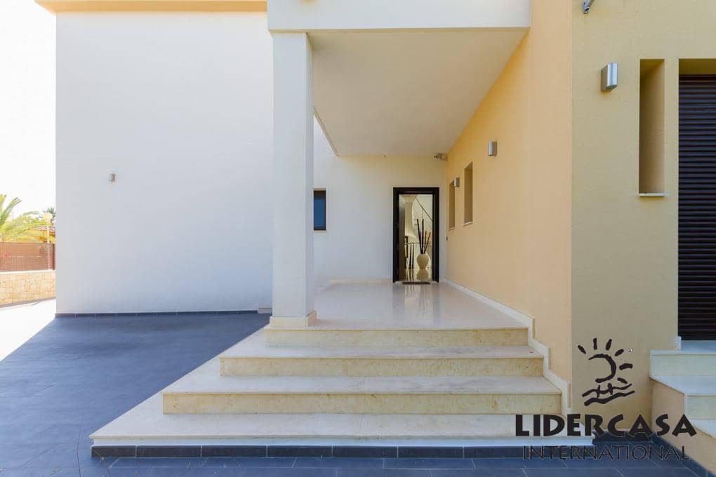 Chalet de 5 habitaciones en Orihuela en venta con piscina garaje - 1.995.000 € (Ref: 9471320)