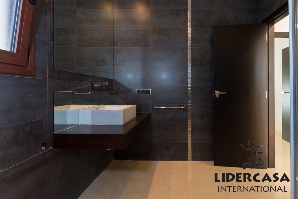 Chalet de 5 habitaciones en Orihuela en venta con piscina garaje - 1.995.000 € (Ref: 9471320)