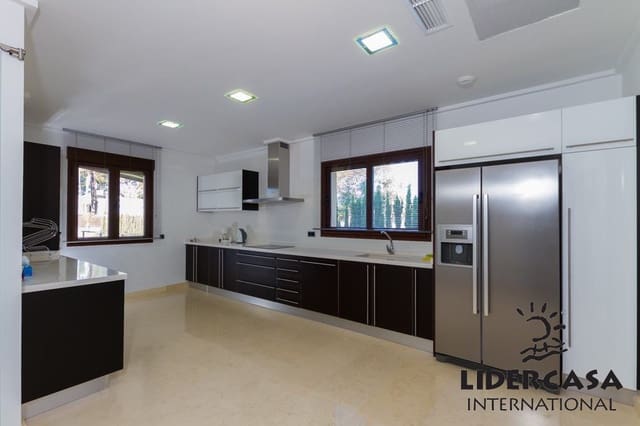 Chalet de 5 habitaciones en Cabo Roig, Orihuela en venta con piscina garaje - 1.995.000 € (Ref: 9471320)