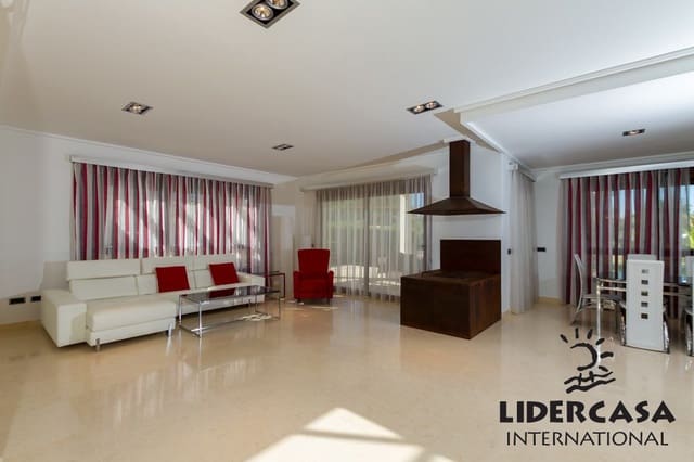 Chalet de 5 habitaciones en Cabo Roig, Orihuela en venta con piscina garaje - 1.995.000 € (Ref: 9471320)