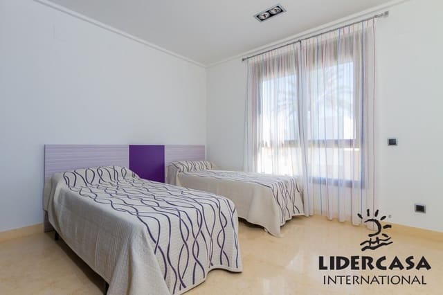 Chalet de 5 habitaciones en Cabo Roig, Orihuela en venta con piscina garaje - 1.995.000 € (Ref: 9471320)