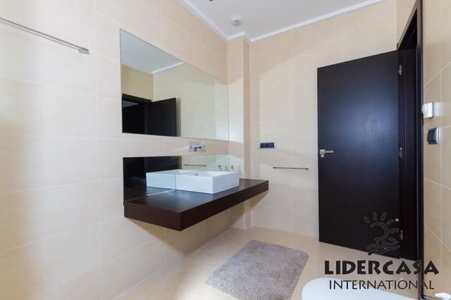 Chalet de 5 habitaciones en Cabo Roig, Orihuela en venta con piscina garaje - 1.995.000 € (Ref: 9471320)