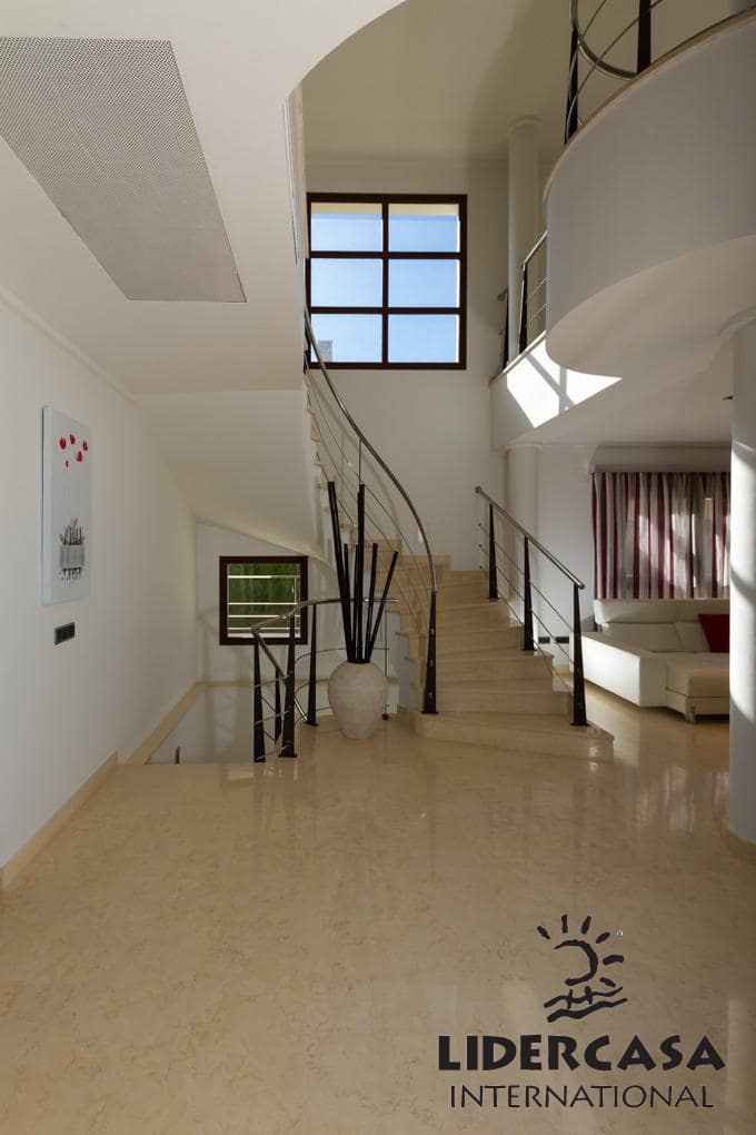 Chalet de 5 habitaciones en Orihuela en venta con piscina garaje - 1.995.000 € (Ref: 9471320)