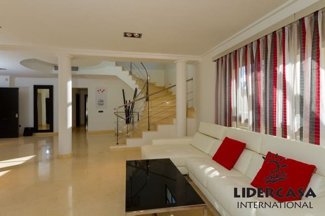 Chalet de 5 habitaciones en Cabo Roig, Orihuela en venta con piscina garaje - 1.995.000 € (Ref: 9471320)