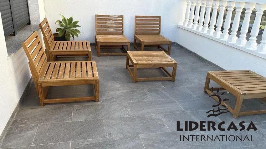 3 slaapkamer Villa te koop in Punta Prima met zwembad garage - € 695.000 (Ref: 9473239)