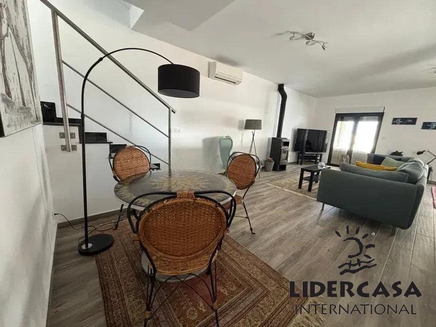 3 slaapkamer Villa te koop in Punta Prima met zwembad garage - € 695.000 (Ref: 9473239)