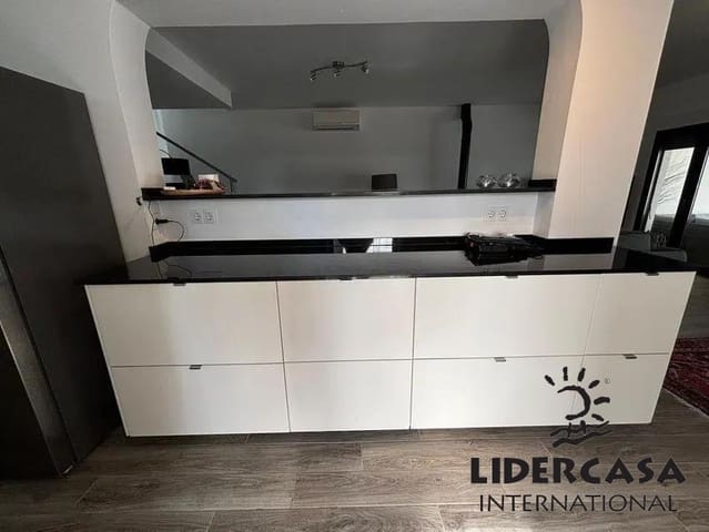 3 slaapkamer Villa te koop in Punta Prima, Torrevieja met zwembad garage - € 695.000 (Ref: 9473239)