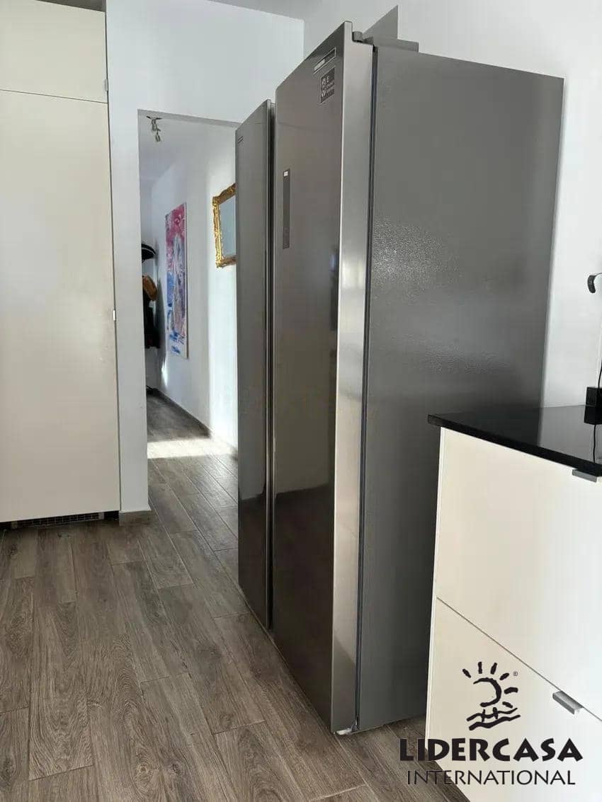 3 slaapkamer Villa te koop in Punta Prima met zwembad garage - € 695.000 (Ref: 9473239)