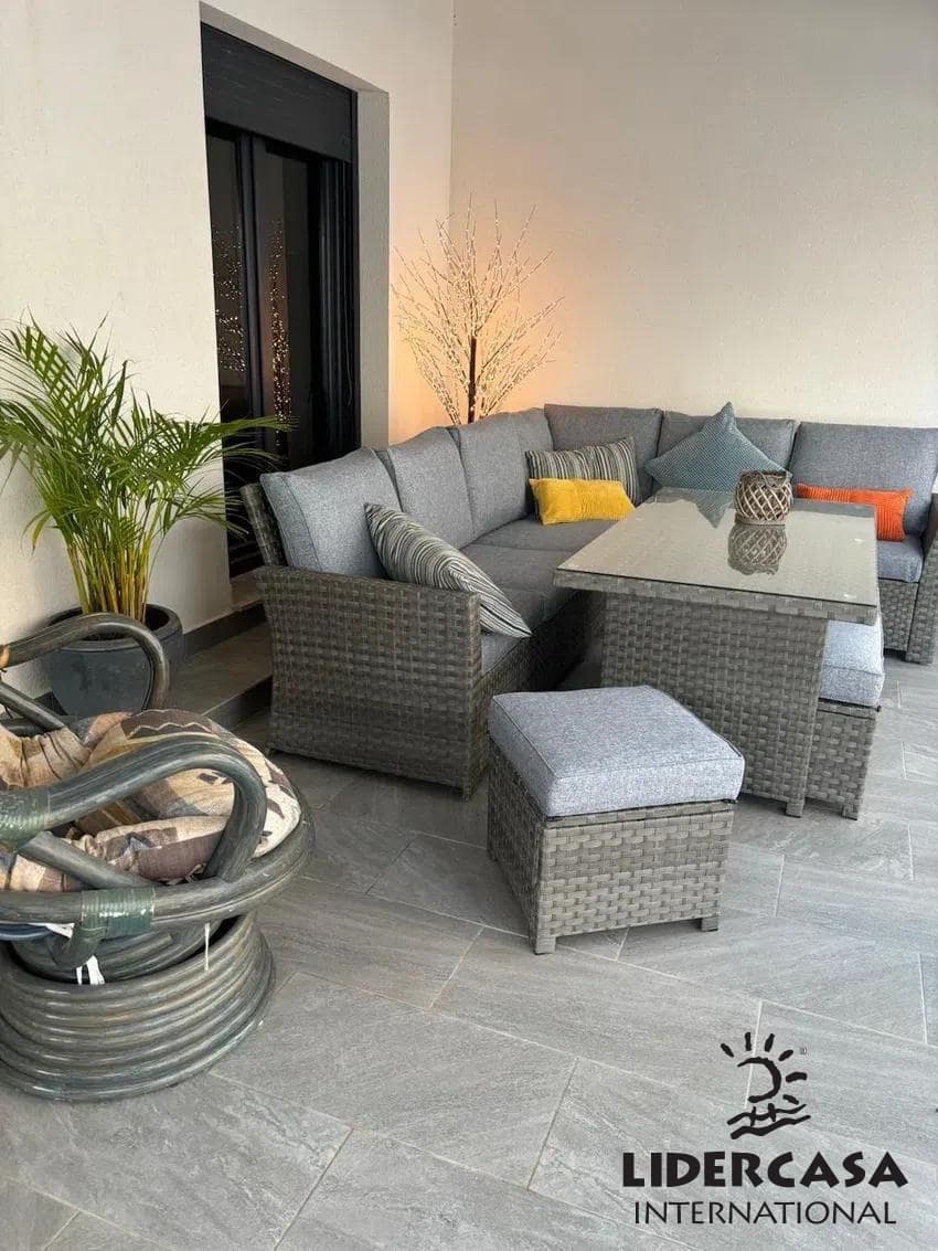 3 slaapkamer Villa te koop in Punta Prima met zwembad garage - € 695.000 (Ref: 9473239)