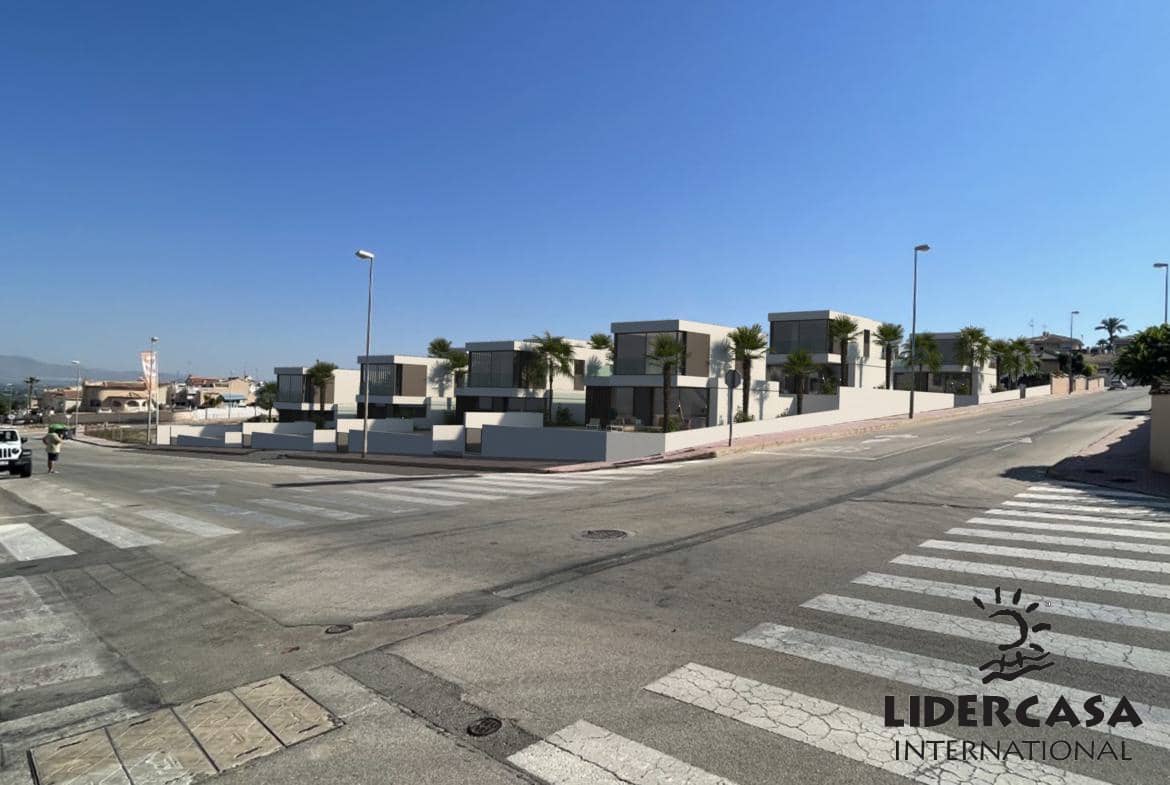 Chalet de 4 habitaciones en Rojales en venta con piscina garaje - 775.000 € (Ref: 9473241)