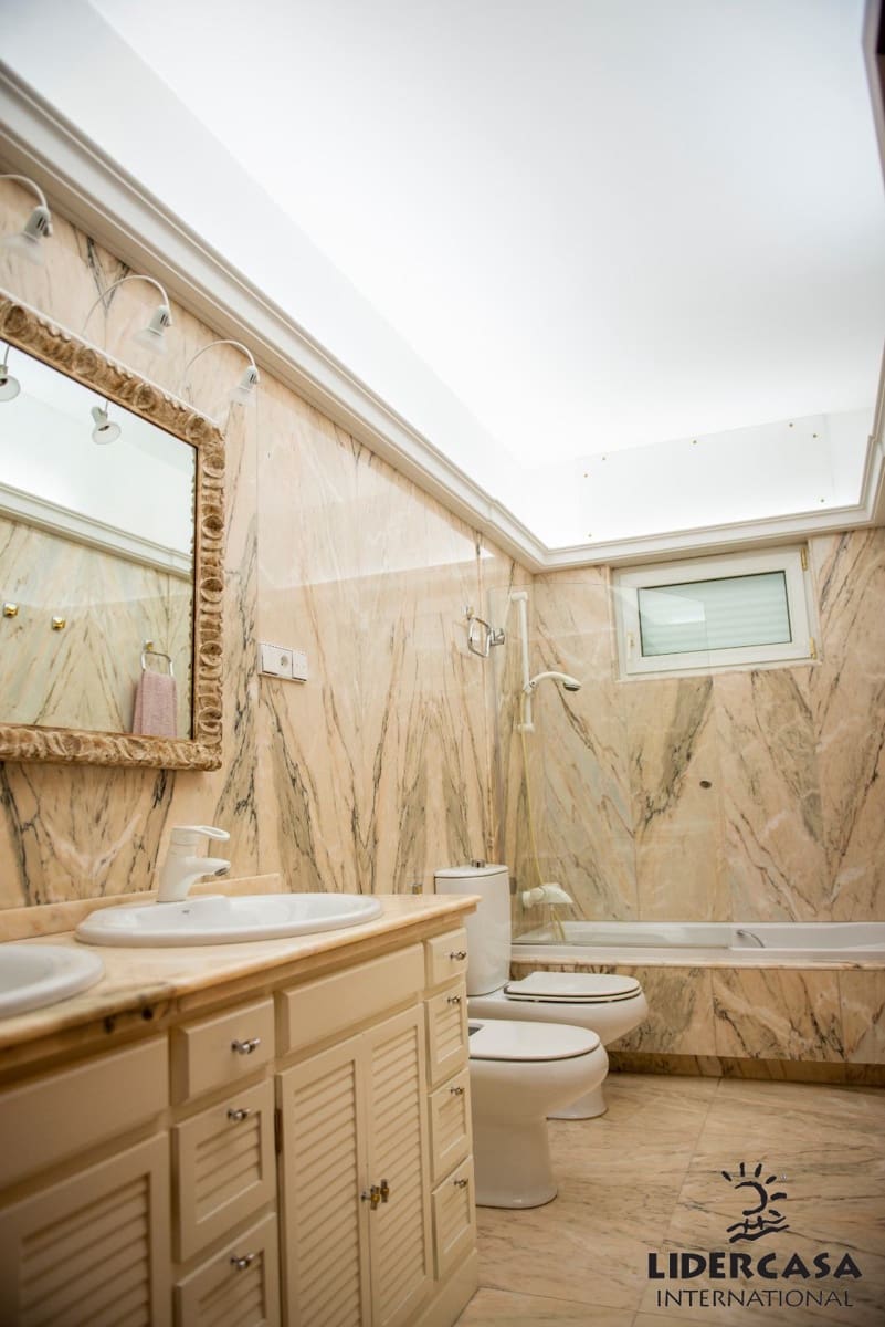 5 makuuhuone Huvila myytävänä paikassa San Pedro del Pinatar mukana uima-altaan 
autotalli - 1 500 000 € (Ref: 9473244)