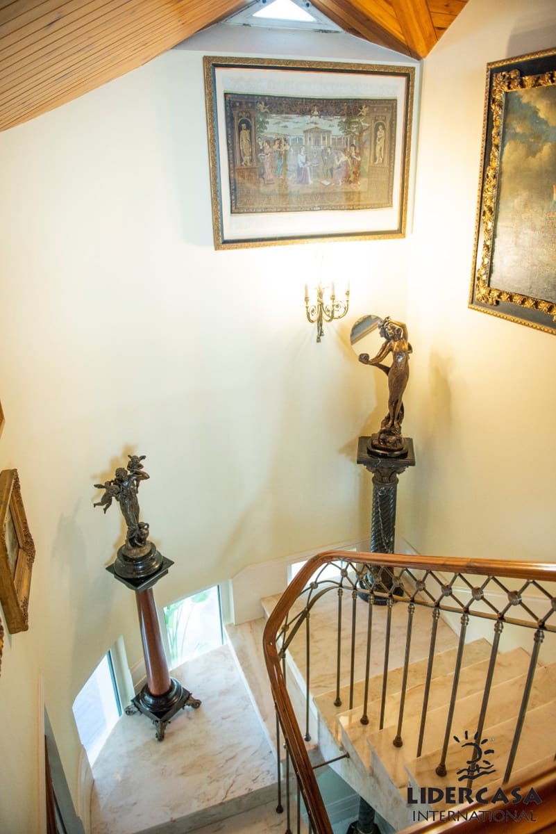 5 makuuhuone Huvila myytävänä paikassa San Pedro del Pinatar mukana uima-altaan 
autotalli - 1 500 000 € (Ref: 9473244)