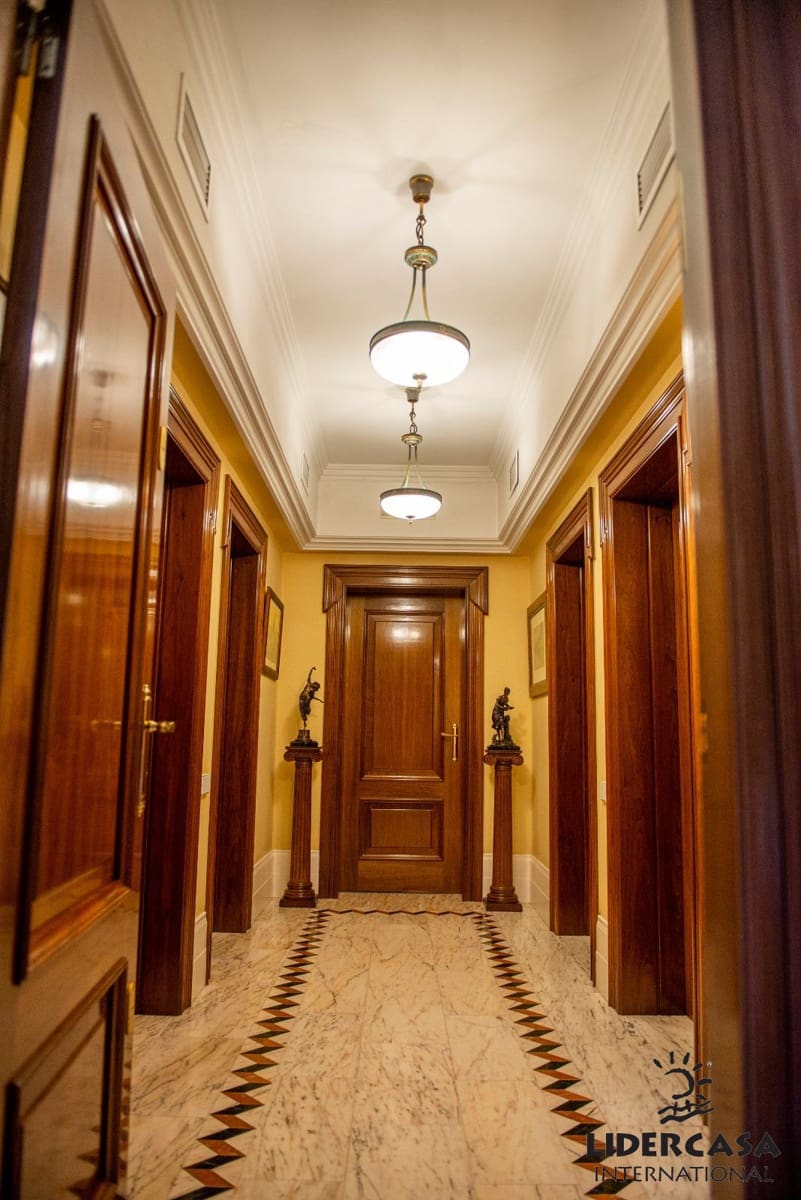 5 makuuhuone Huvila myytävänä paikassa San Pedro del Pinatar mukana uima-altaan 
autotalli - 1 500 000 € (Ref: 9473244)