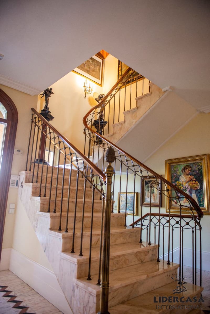 5 makuuhuone Huvila myytävänä paikassa San Pedro del Pinatar mukana uima-altaan 
autotalli - 1 500 000 € (Ref: 9473244)