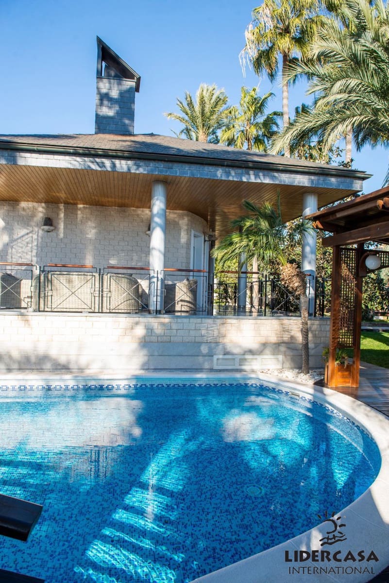 5 makuuhuone Huvila myytävänä paikassa San Pedro del Pinatar mukana uima-altaan 
autotalli - 1 500 000 € (Ref: 9473244)