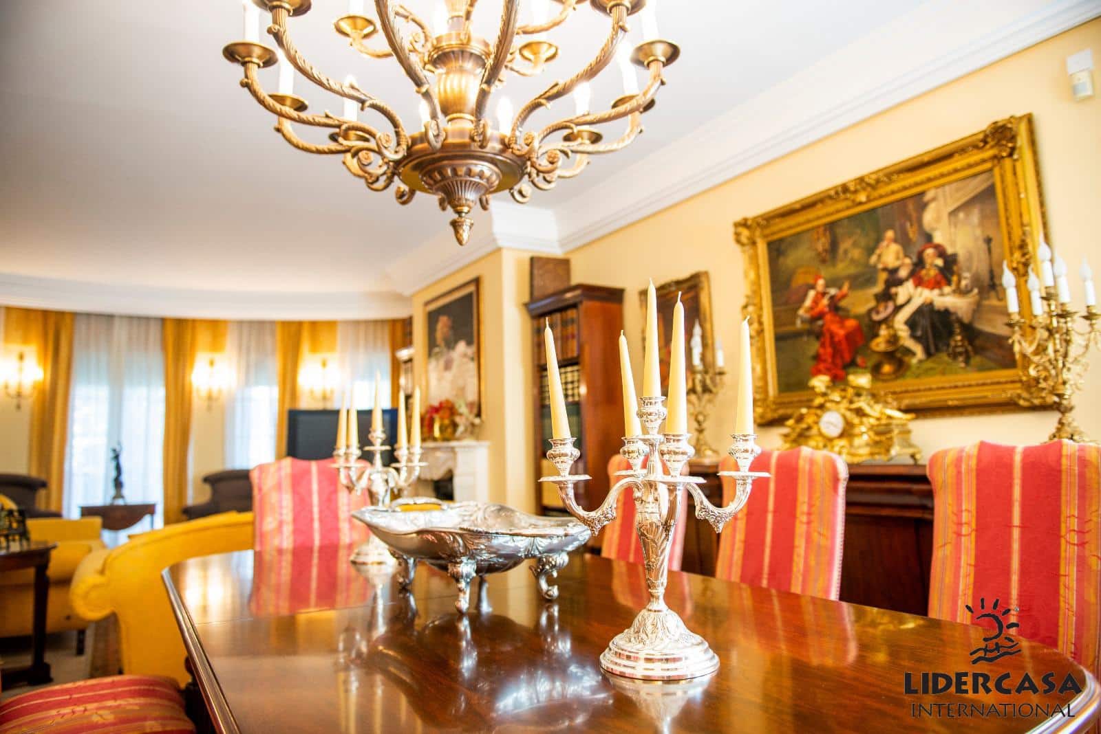 5 makuuhuone Huvila myytävänä paikassa San Pedro del Pinatar mukana uima-altaan 
autotalli - 1 500 000 € (Ref: 9473244)