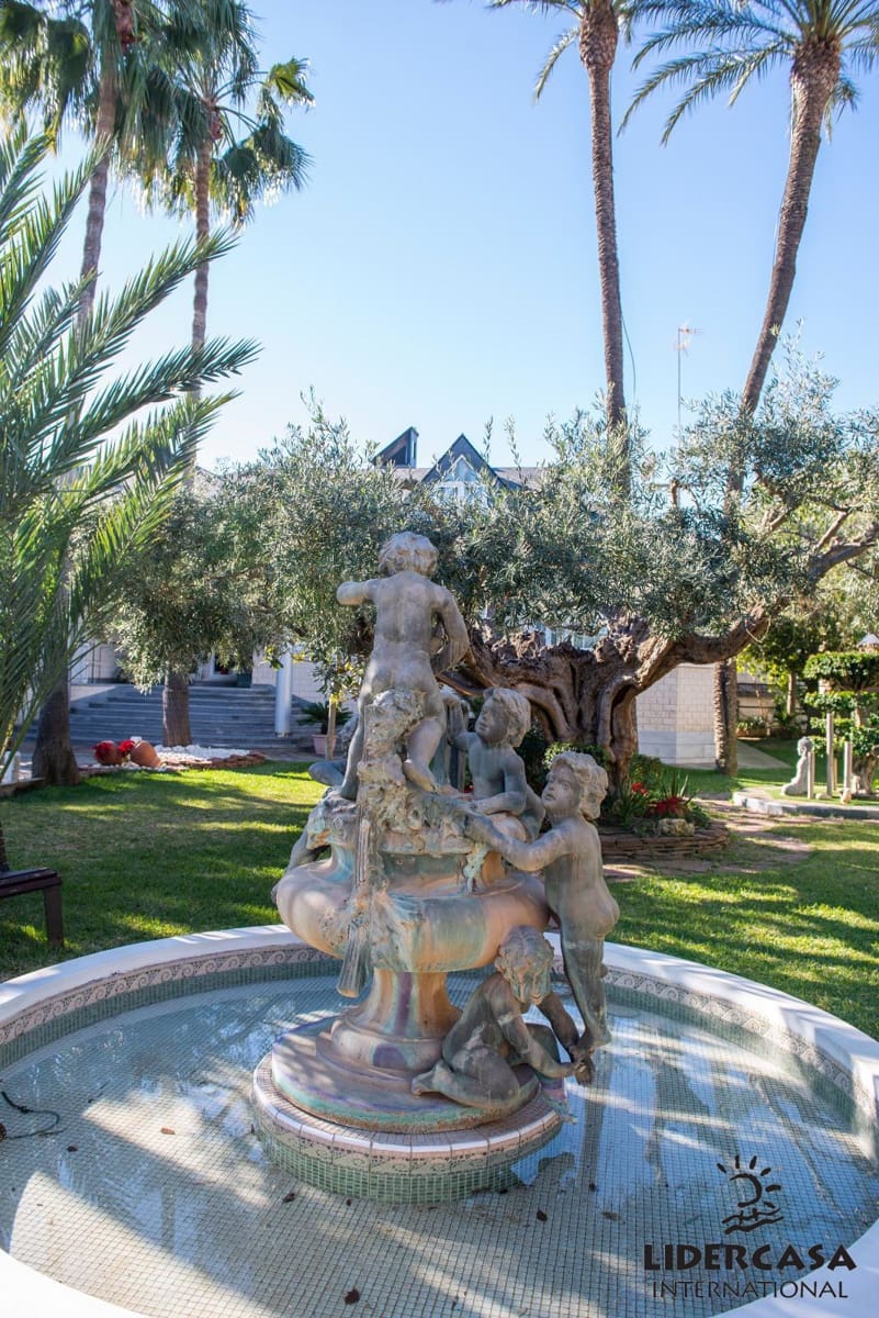 5 makuuhuone Huvila myytävänä paikassa San Pedro del Pinatar mukana uima-altaan 
autotalli - 1 500 000 € (Ref: 9473244)