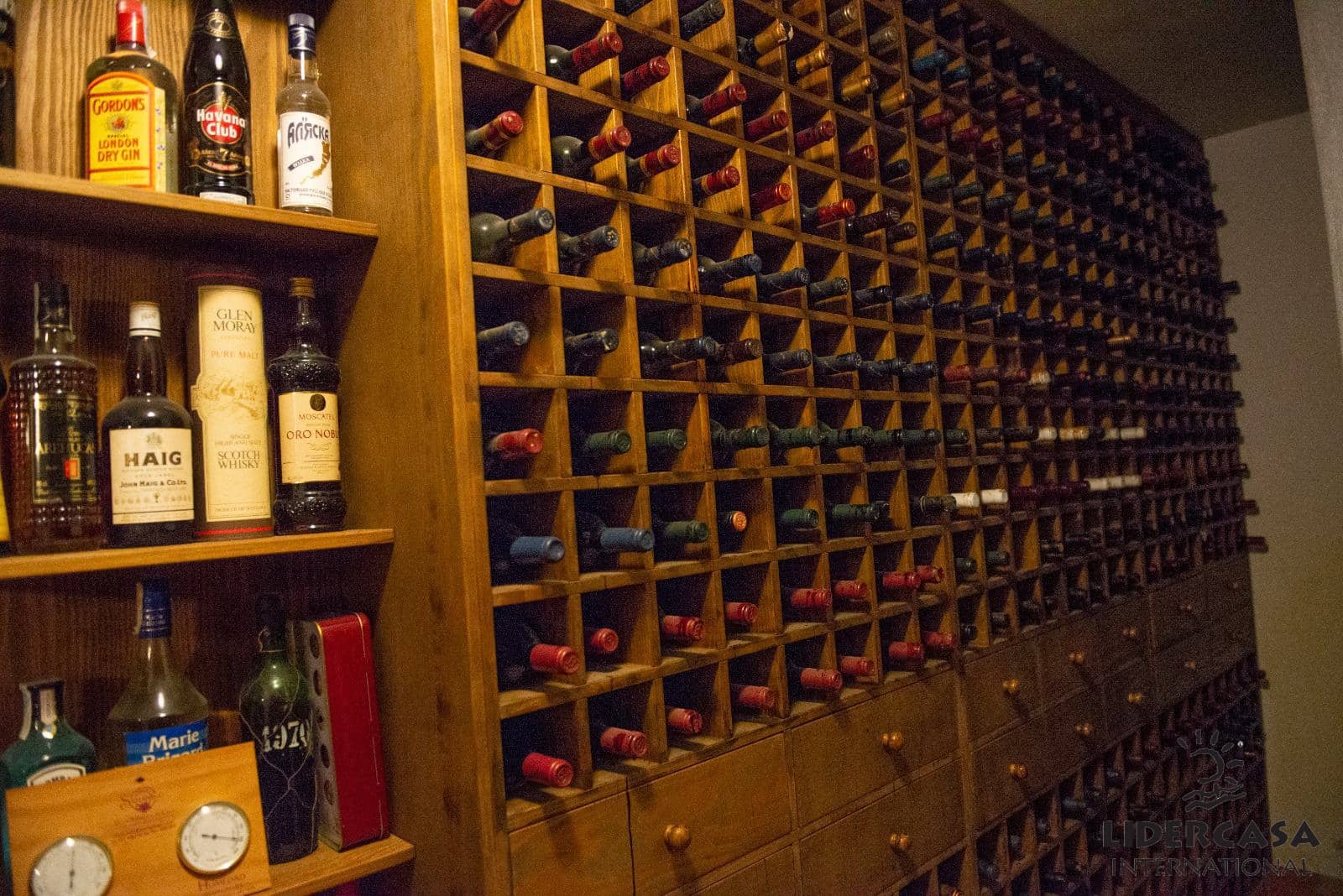 5 makuuhuone Huvila myytävänä paikassa San Pedro del Pinatar mukana uima-altaan 
autotalli - 1 500 000 € (Ref: 9473244)