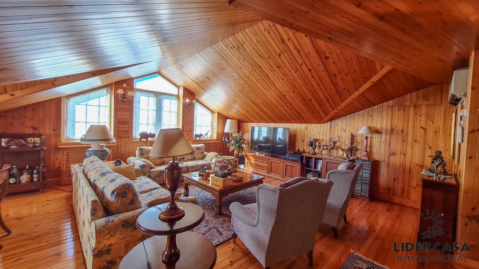 5 makuuhuone Huvila myytävänä paikassa San Pedro del Pinatar mukana uima-altaan 
autotalli - 1 500 000 € (Ref: 9473244)