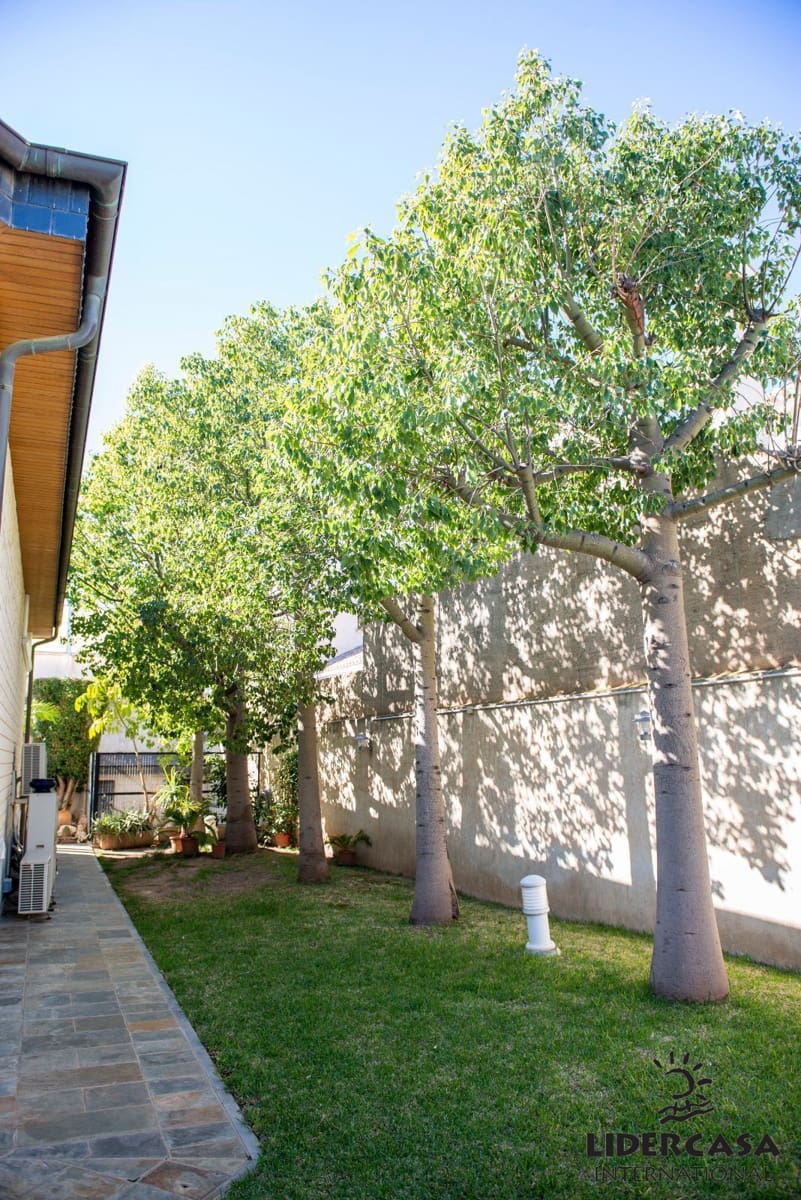 5 makuuhuone Huvila myytävänä paikassa San Pedro del Pinatar mukana uima-altaan 
autotalli - 1 500 000 € (Ref: 9473244)