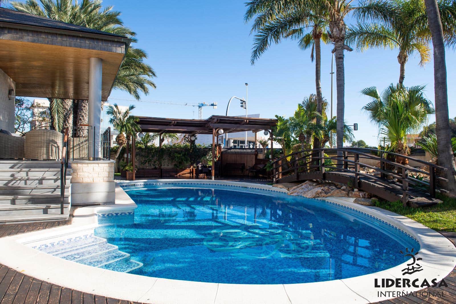 5 makuuhuone Huvila myytävänä paikassa San Pedro del Pinatar mukana uima-altaan 
autotalli - 1 500 000 € (Ref: 9473244)