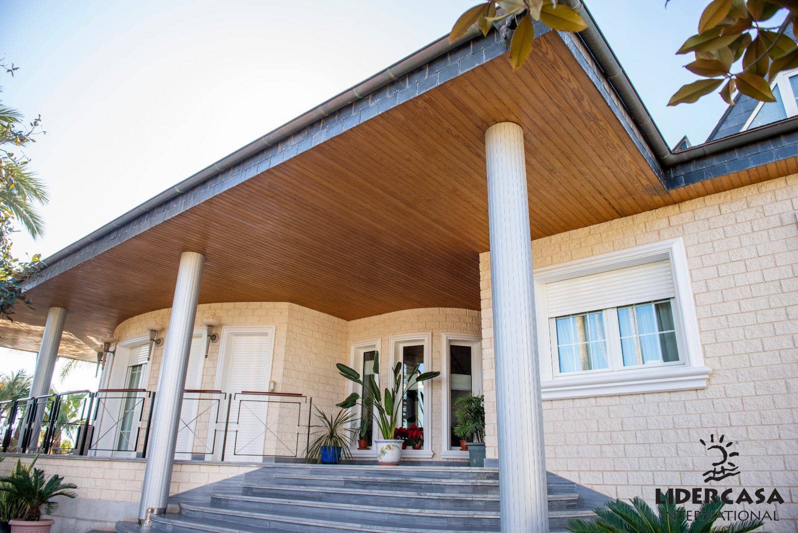 5 makuuhuone Huvila myytävänä paikassa San Pedro del Pinatar mukana uima-altaan 
autotalli - 1 500 000 € (Ref: 9473244)