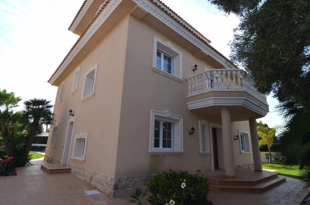 5 Zimmer Villa zu verkaufen in Cabo Roig, Orihuela mit Pool Garage - 1.700.000 € (Ref: 9473245)