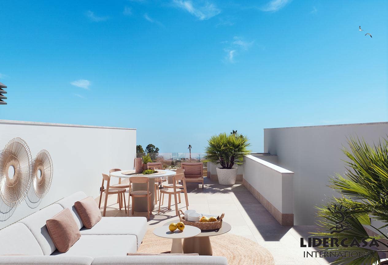 3 soveværelse Rækkehus til salg i San Pedro del Pinatar med swimmingpool garage - € 345.000 (Ref: 9473247)