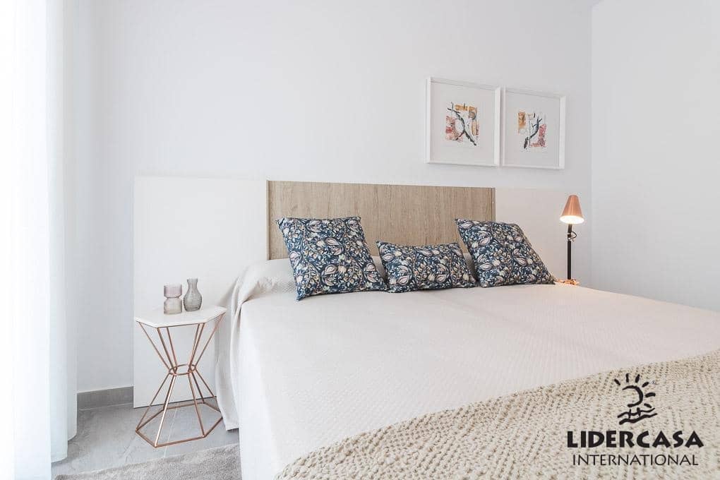 3 sypialnia Mieszkanie na sprzedaż w Torrevieja z basenem - 294 900 € (Ref: 9473251)