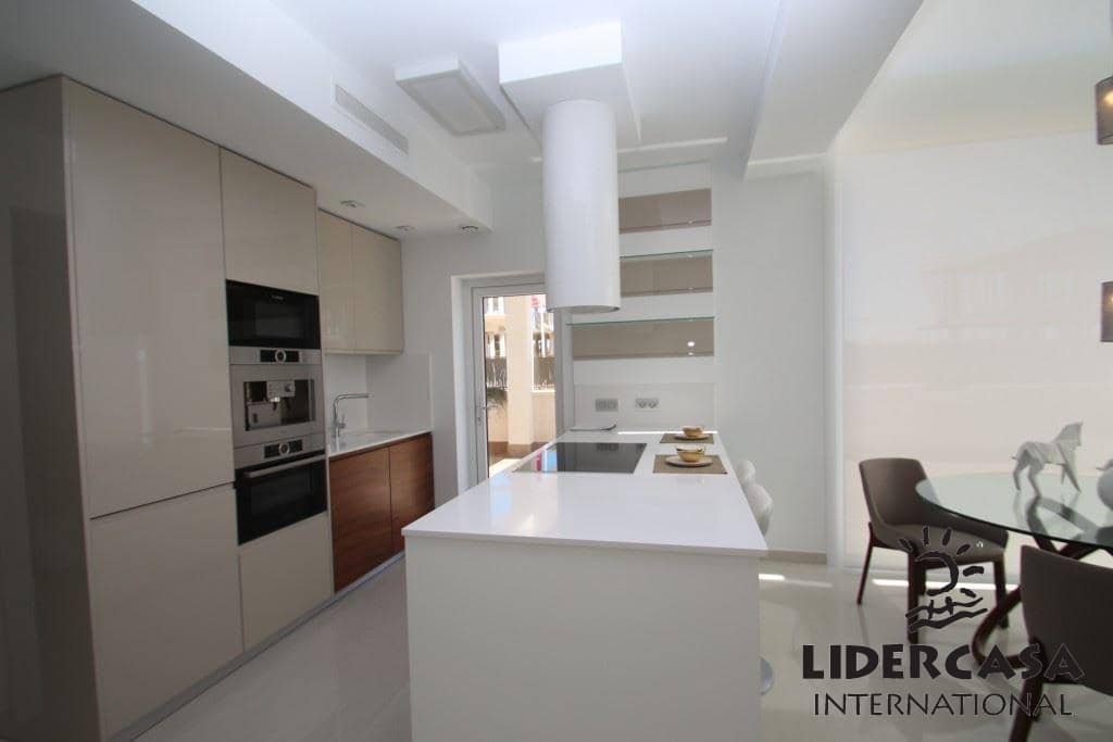 3 quarto Moradia para venda em Playa Honda com piscina garagem - 595 000 € (Ref: 9473253)