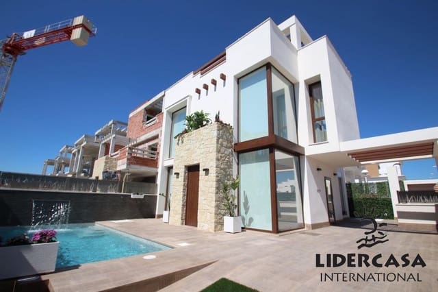 3 makuuhuone Huvila myytävänä paikassa Playa Honda, Cartagena mukana uima-altaan 
autotalli - 595 000 € (Ref: 9473253)