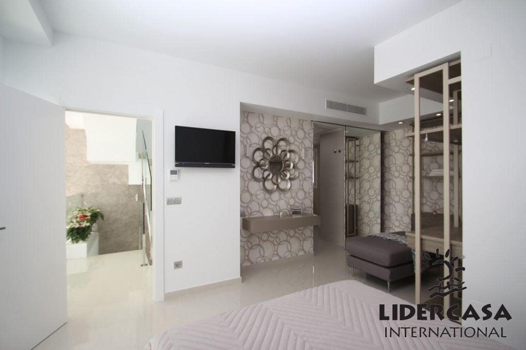 3 quarto Moradia para venda em Playa Honda com piscina garagem - 595 000 € (Ref: 9473253)