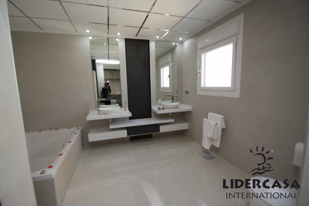 3 quarto Moradia para venda em Playa Honda com piscina garagem - 595 000 € (Ref: 9473253)