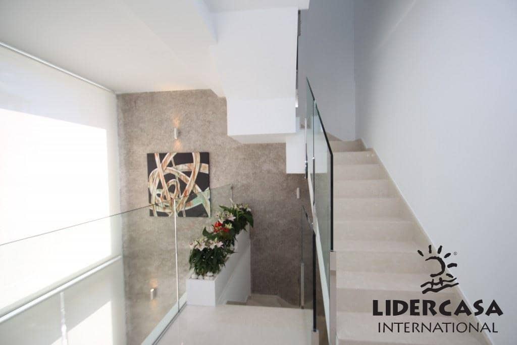 3 quarto Moradia para venda em Playa Honda com piscina garagem - 595 000 € (Ref: 9473253)