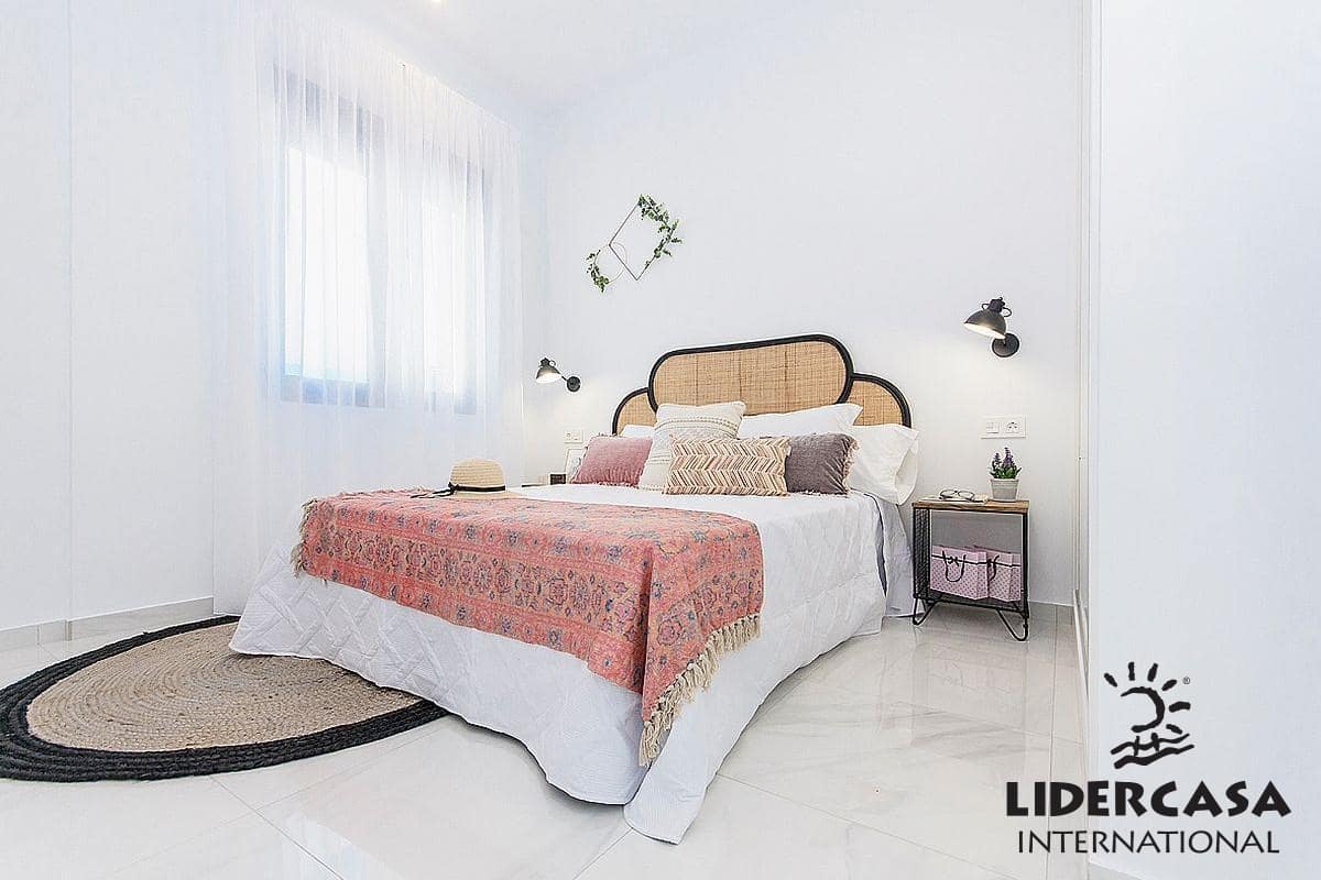 3 makuuhuone Paritalo myytävänä paikassa Orihuela mukana uima-altaan - 329 000 € (Ref: 9473256)