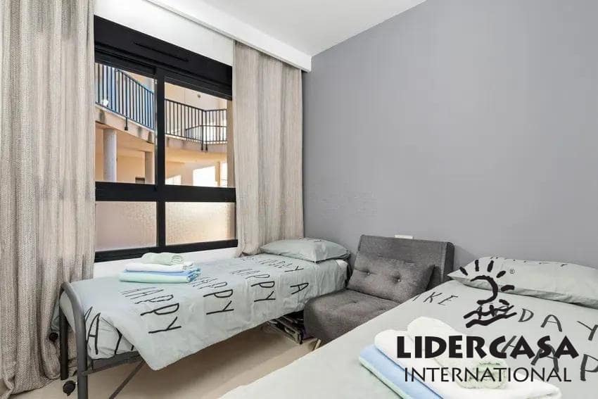 Apartamento para venda em Torre de la Horadada com piscina - 249 000 € (Ref: 9473257)
