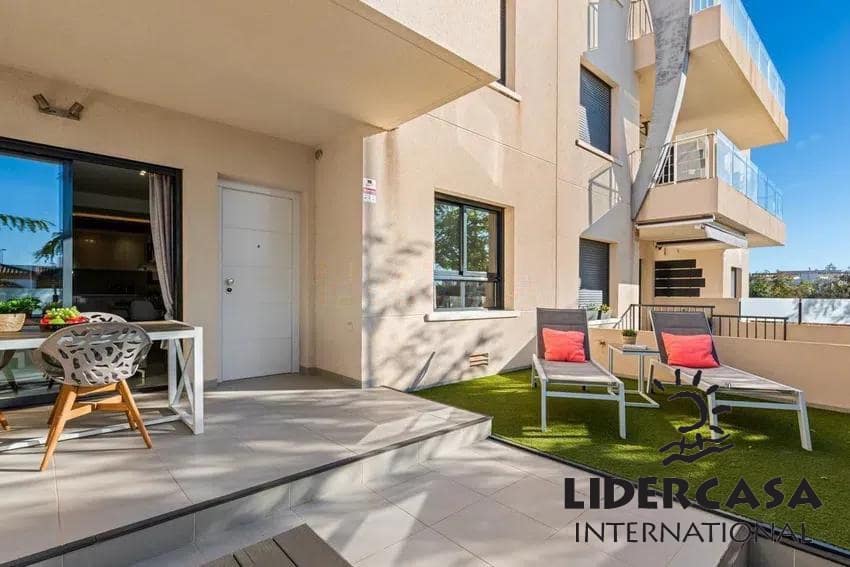 Apartamento para venda em Torre de la Horadada com piscina - 249 000 € (Ref: 9473257)