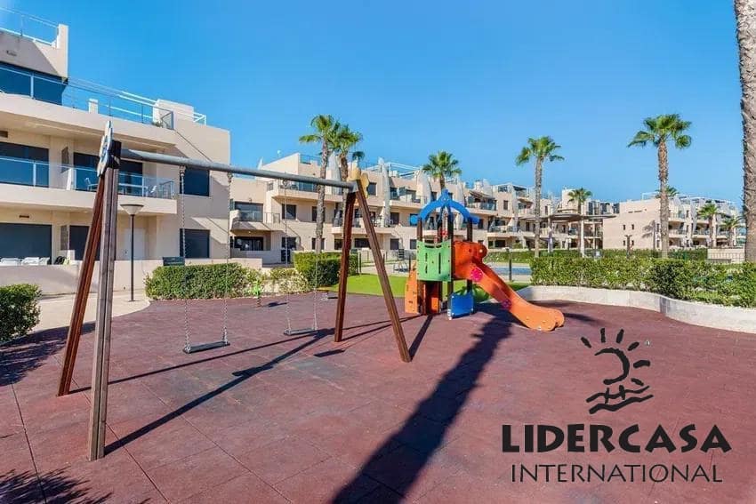 Apartamento para venda em Torre de la Horadada com piscina - 249 000 € (Ref: 9473257)