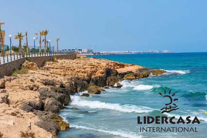 Apartamento para venda em Torre de la Horadada com piscina - 249 000 € (Ref: 9473257)