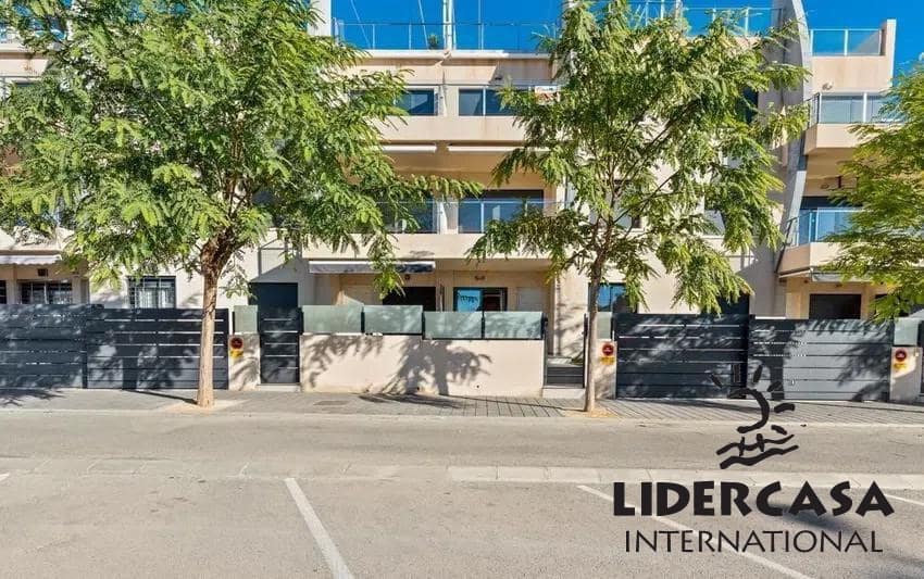 Apartamento para venda em Torre de la Horadada com piscina - 249 000 € (Ref: 9473257)