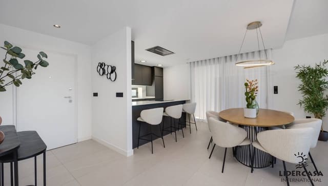 3 makuuhuone Rivitalo myytävänä paikassa Parque Acuático - Sector 25, Torrevieja mukana uima-altaan 
autotalli - 595 000 € (Ref: 9473258)