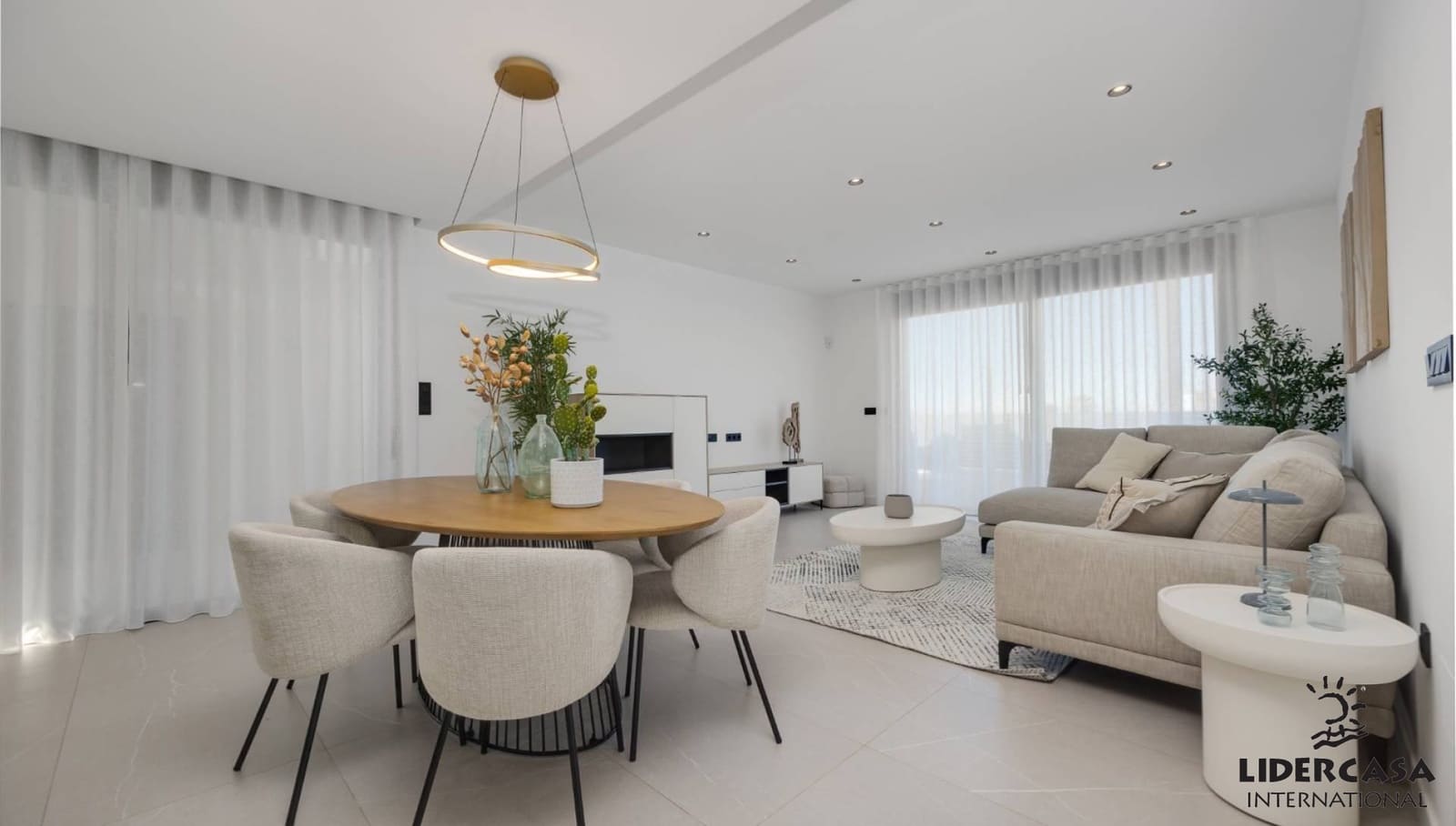 3 soverom Rekkehus til salgs i Torrevieja med svømmebasseng garasje - € 595 000 (Ref: 9473258)