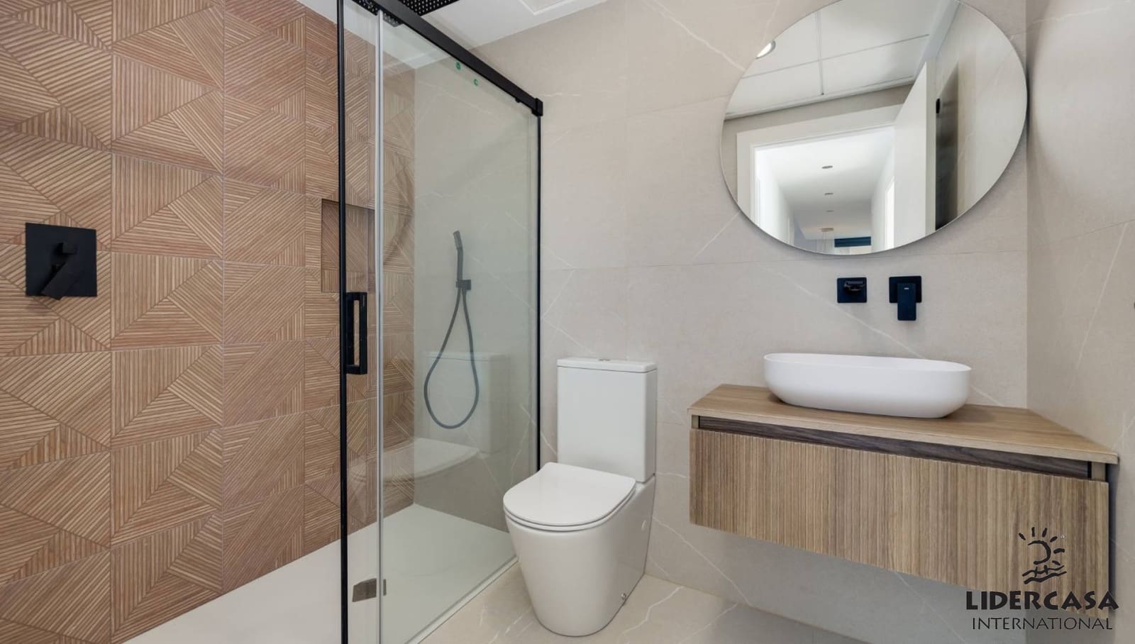 3 soverom Rekkehus til salgs i Torrevieja med svømmebasseng garasje - € 595 000 (Ref: 9473258)