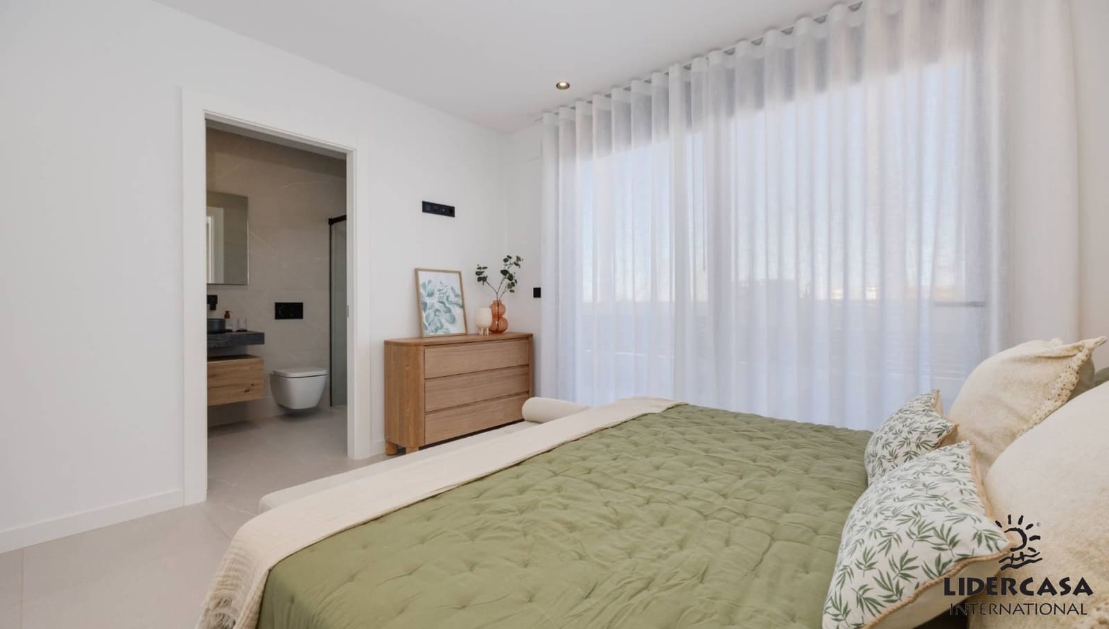 3 soverom Rekkehus til salgs i Torrevieja med svømmebasseng garasje - € 595 000 (Ref: 9473258)