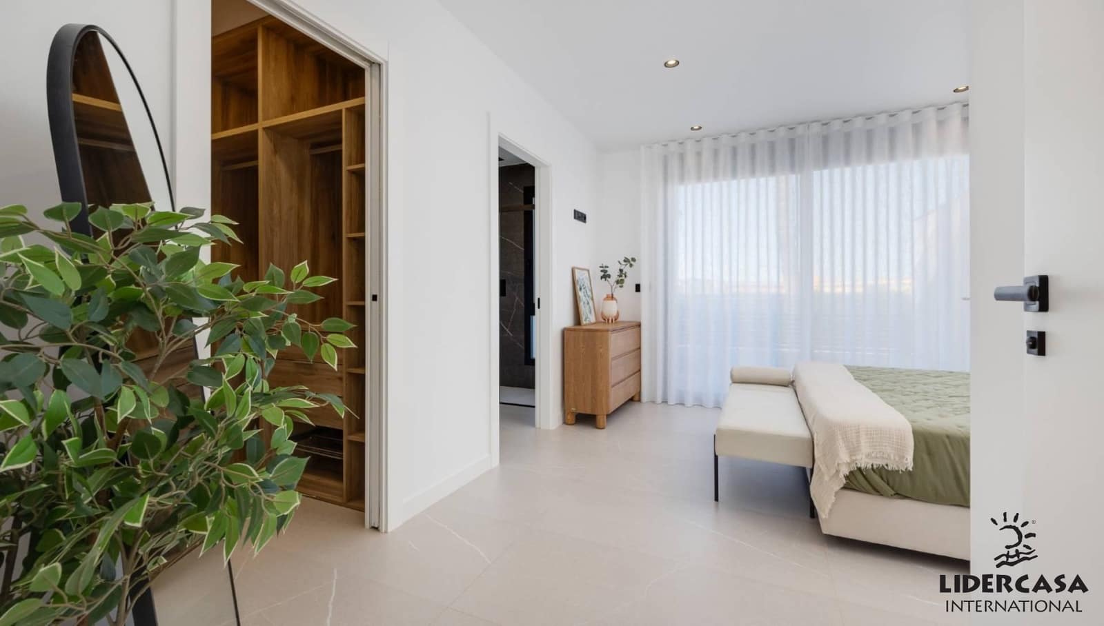 3 soverom Rekkehus til salgs i Torrevieja med svømmebasseng garasje - € 595 000 (Ref: 9473258)