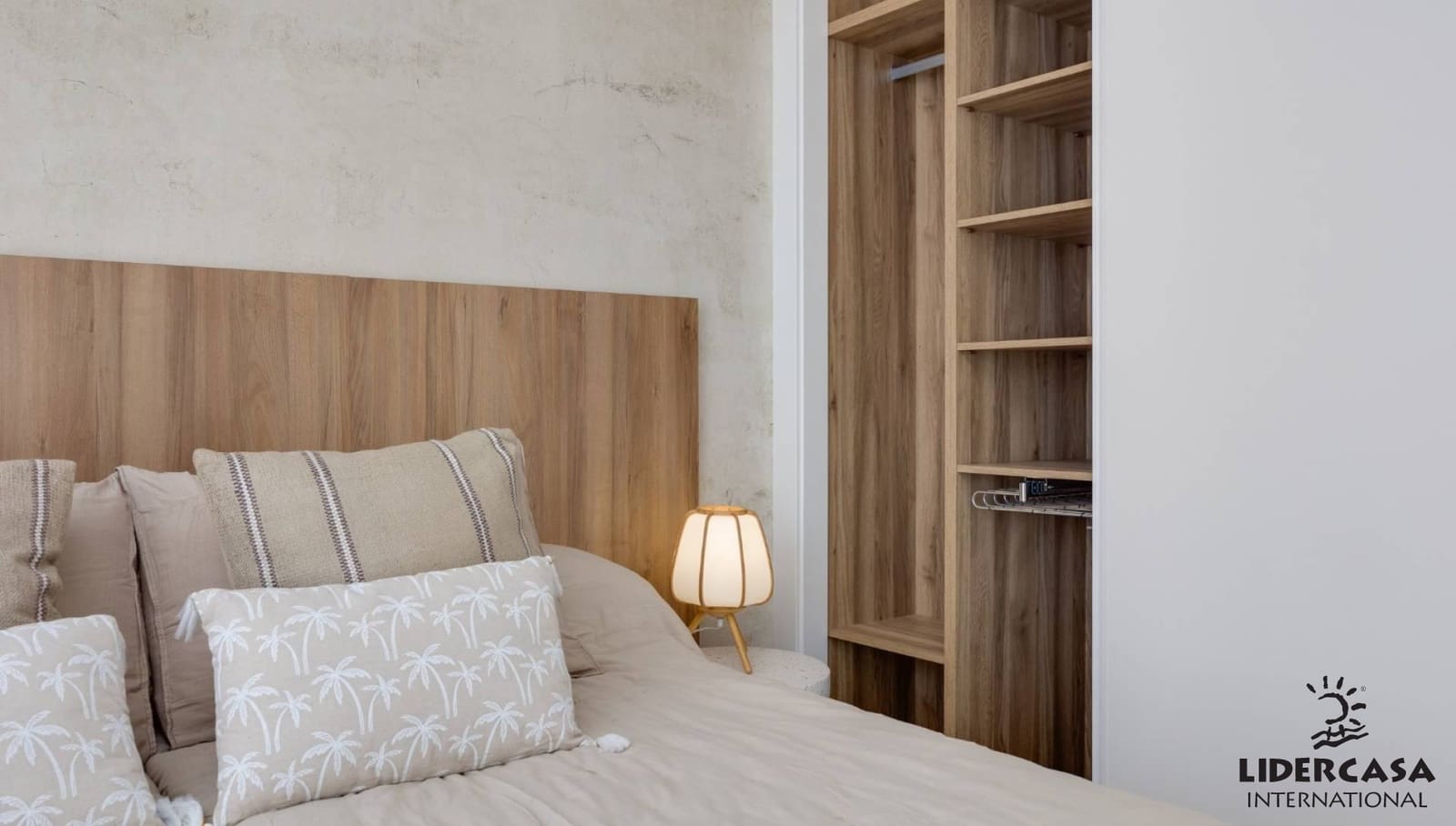 3 soverom Rekkehus til salgs i Torrevieja med svømmebasseng garasje - € 595 000 (Ref: 9473258)