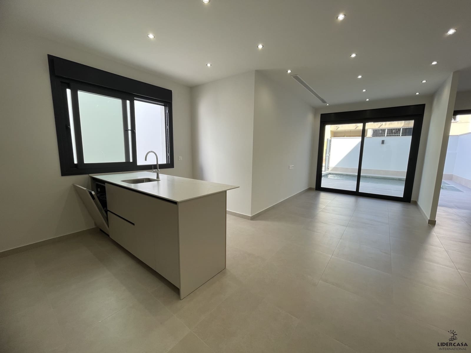 3 soveværelse Rækkehus til salg i Heredades med swimmingpool garage - € 359.900 (Ref: 9534896)