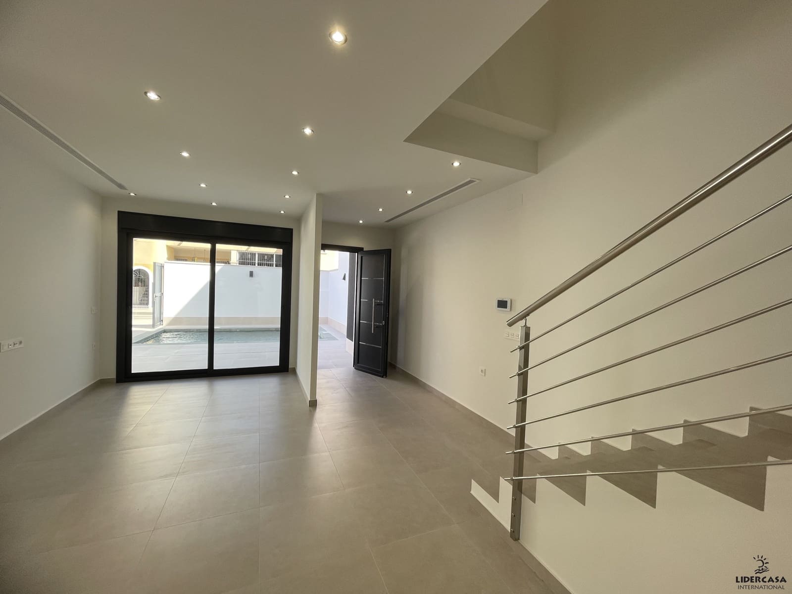 3 soveværelse Rækkehus til salg i Heredades med swimmingpool garage - € 359.900 (Ref: 9534896)